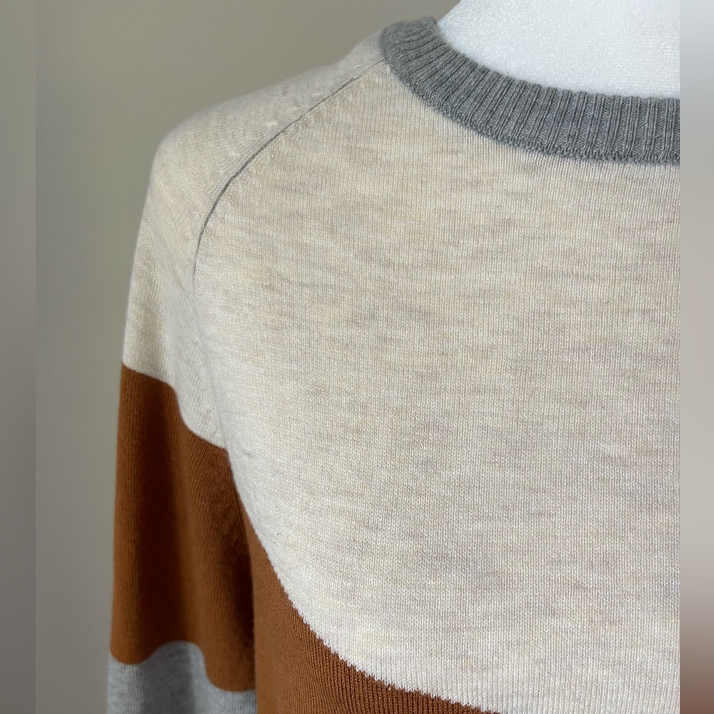 Roolee Color Block Lightweight Sweater - Size M - image 4